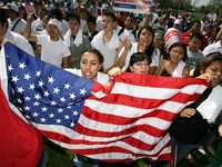 Ap_immigration_protest1_070501_ms